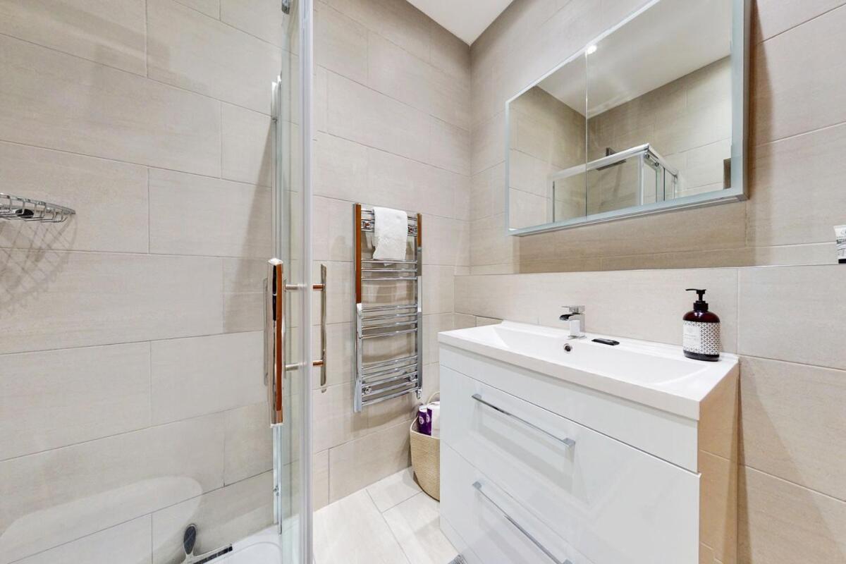 Appartamento 1bed Industrial Loft - 7 Min Walk To Tower Bridge Londra